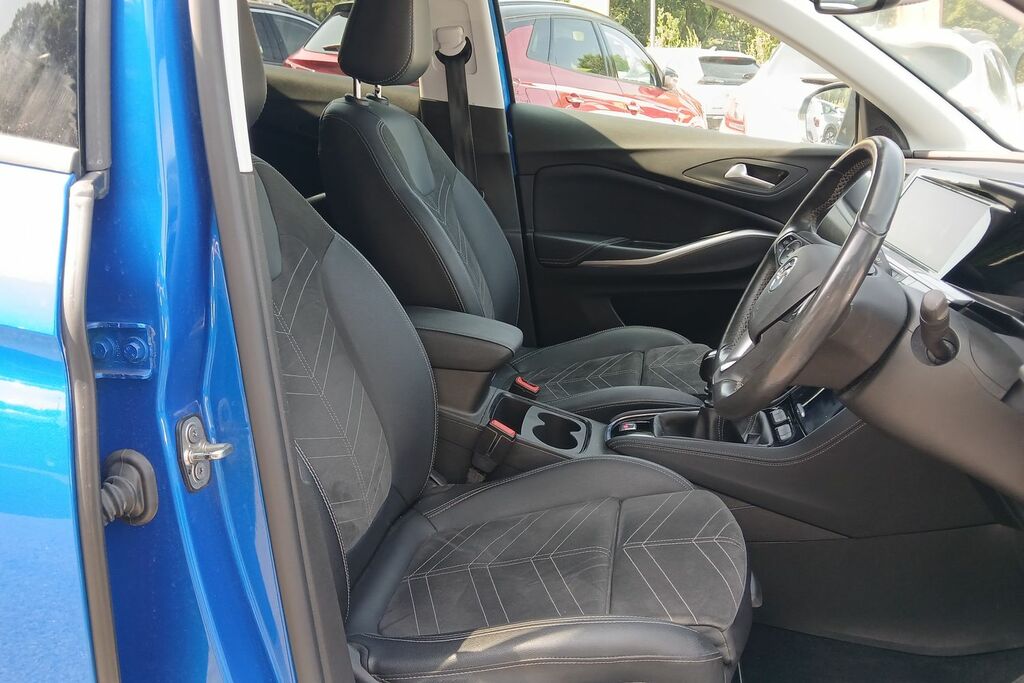 Vauxhall Grandland Hatchback White #15