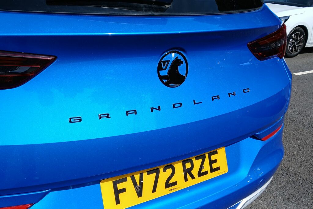 Vauxhall Grandland Hatchback White #30