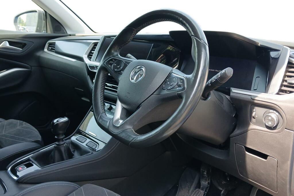 Vauxhall Grandland Hatchback White #2