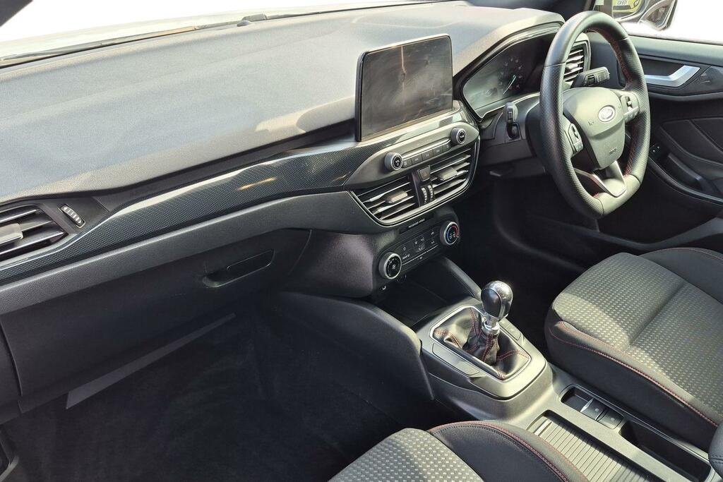 Ford Focus Ford Focus 1.5T Ecoboost St Line Hatchback ... YJ19WDY White #5