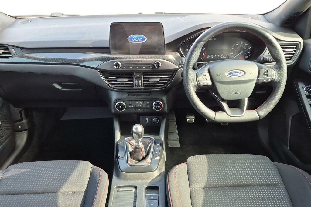 Ford Focus Ford Focus 1.5T Ecoboost St Line Hatchback ... YJ19WDY White #4