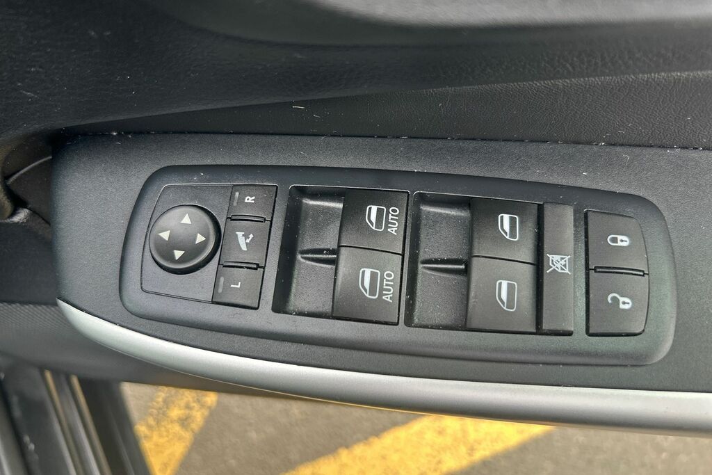 Jeep Cherokee Black #16