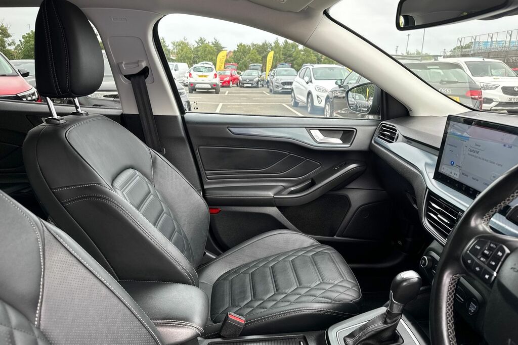 Ford Focus 1.0 Ecoboost Active X Black #15
