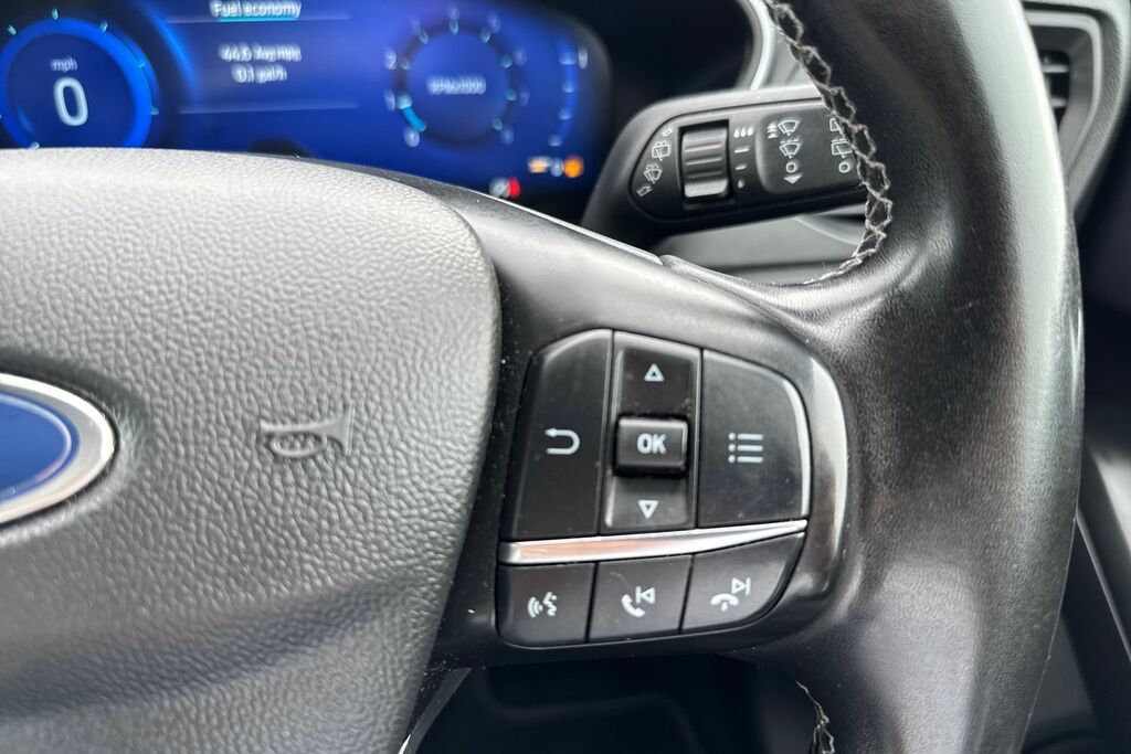 Ford Focus 1.0 Ecoboost Active X Black #28