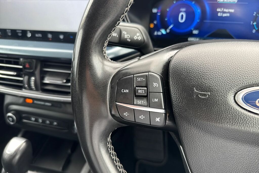 Ford Focus 1.0 Ecoboost Active X Black #26