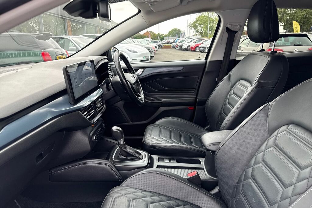 Ford Focus 1.0 Ecoboost Active X Black #32