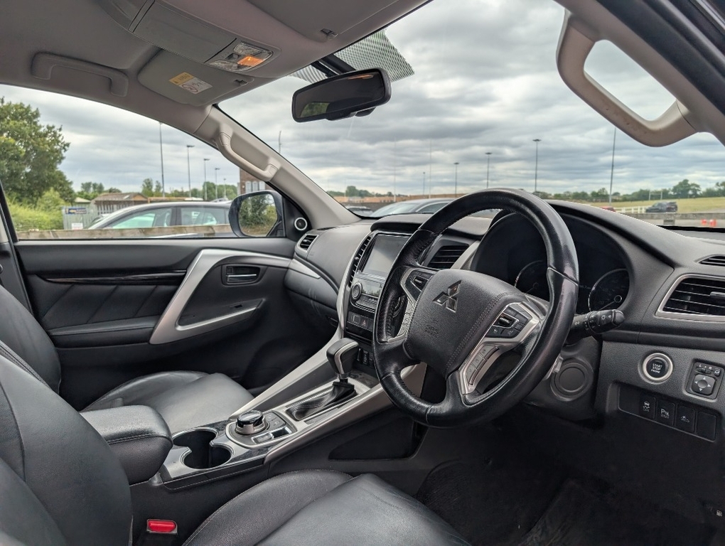 Mitsubishi Shogun Sport Mitsubishi Shogun Sport 2.4D 4 Suv A...