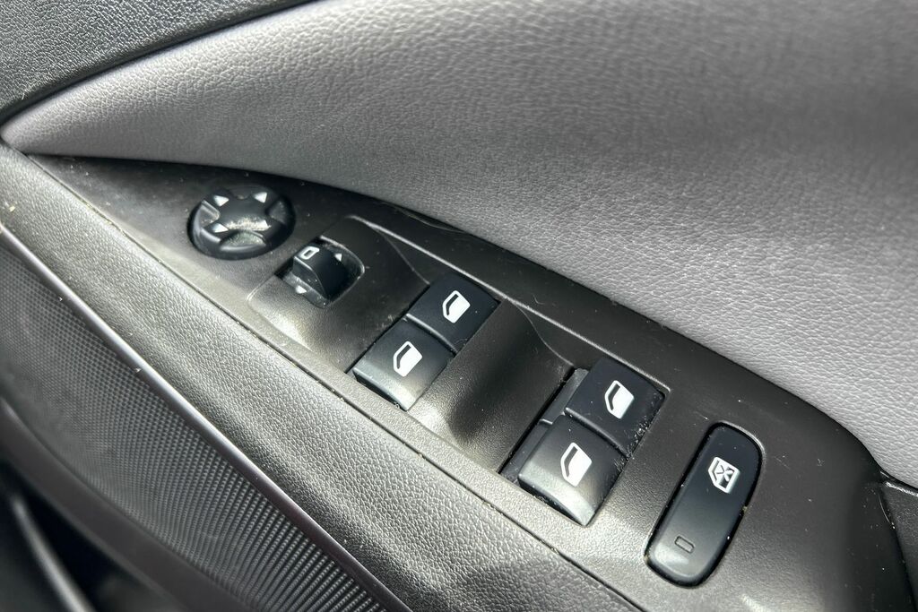 Vauxhall Crossland X Suv Grey #28