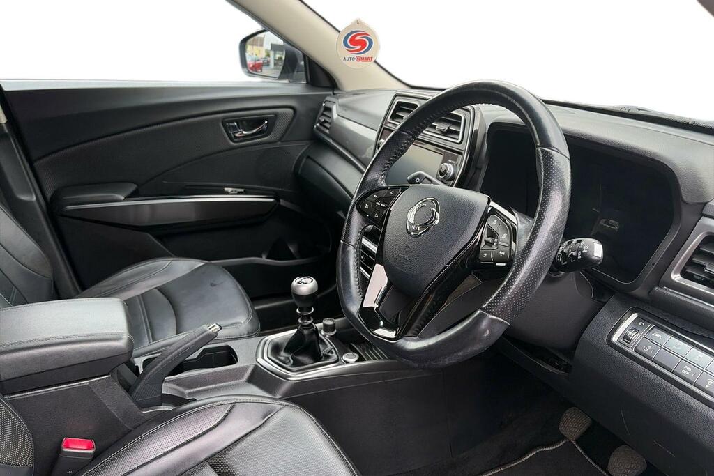 SsangYong Tivoli Ssangyong Tivoli 1.6D Ultimate Suv M... Grey #2
