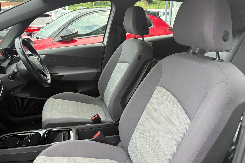 Volkswagen ID.3 Family White #17