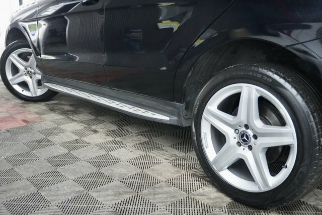 Mercedes-Benz M Class 3.0 Ml350 V6 Bluetec Amg Sport Suv G-tr Black #4