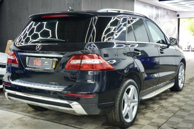 Mercedes-Benz M Class 3.0 Ml350 V6 Bluetec Amg Sport Suv G-tr Black #6