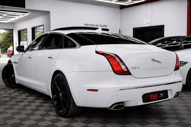Jaguar XJ 3.0D V6 Premium Luxury Saloon Euro White #3