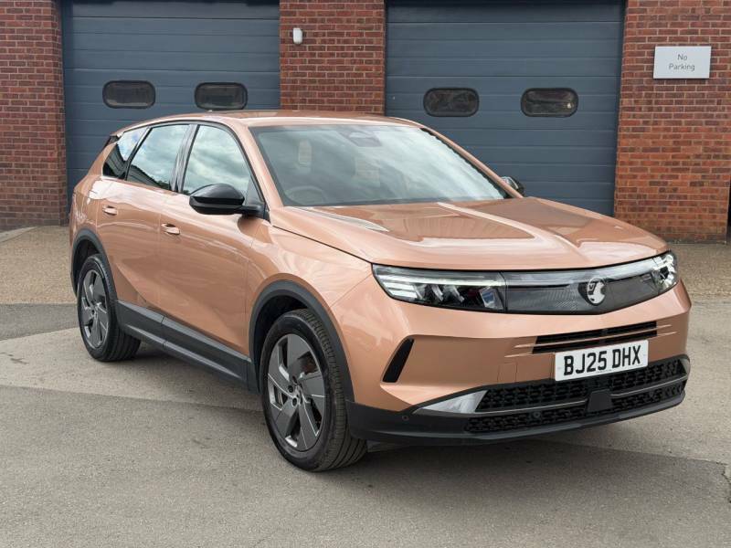 Vauxhall Grandland 1.2 Hybrid 136 Design E-dct6 - 2025 25 Brown