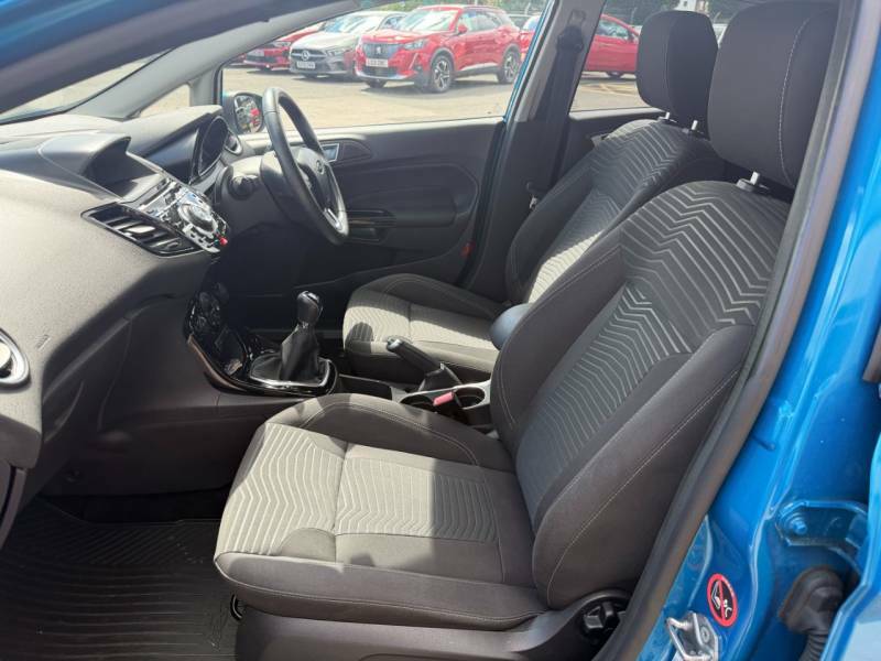 Ford Fiesta 1.6 Tdci Titanium Econetic - 2014 64 Blue #5