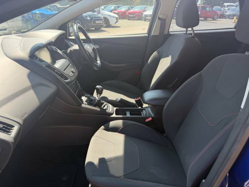Ford Focus 1.5 Tdci 120 Zetec S - 2015 65 EK65VHZ Blue #4