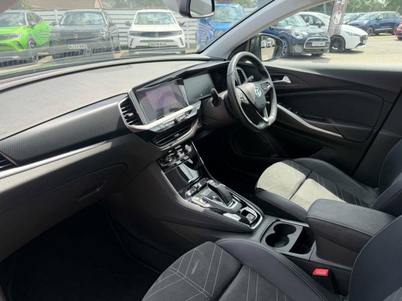 Vauxhall Grandland 1.2 Turbo Ultimate Black #4