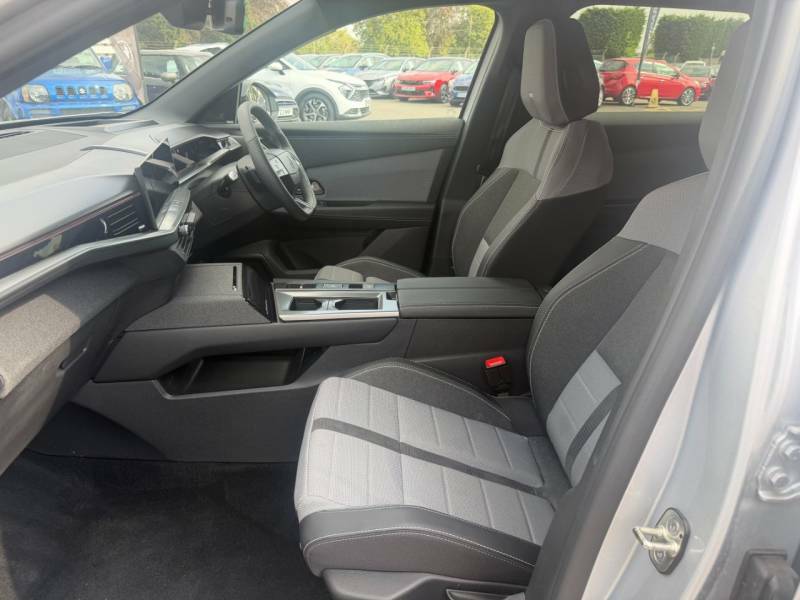 Vauxhall Grandland 1.2 Hybrid 145 Ultimate E-dct6 - 2025 25 BA25FHR Silver #4