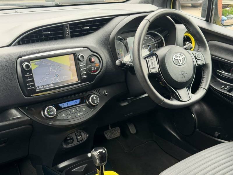 Toyota Yaris 1.5 Hybrid Yellow Edition Cvt Yellow #3