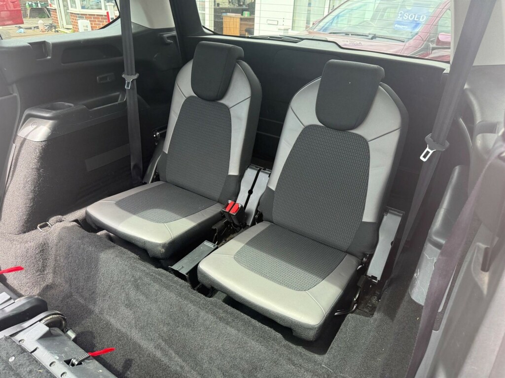 Citroen Grand C4 Picasso  Red #31