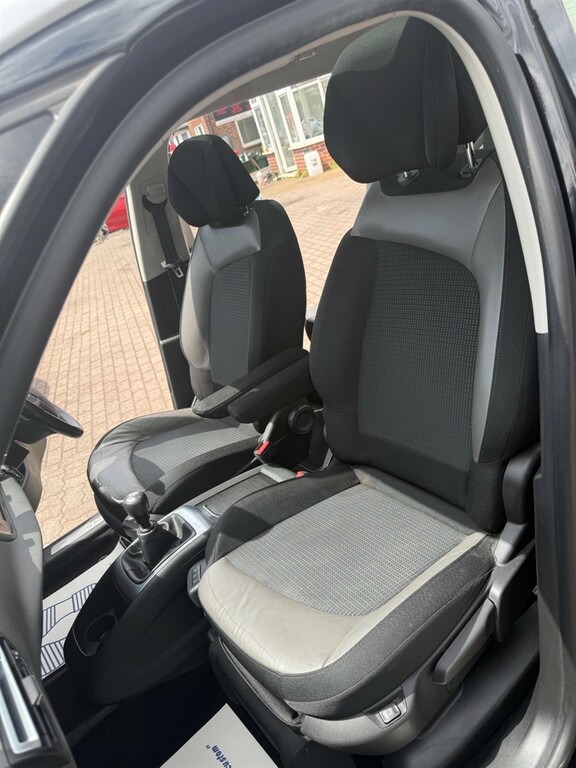 Citroen Grand C4 Picasso  Red #44