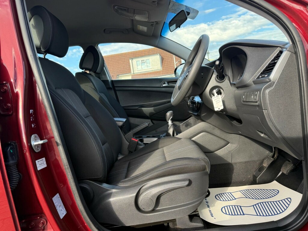 Hyundai Tucson Suv 1.7 Crdi Blue Drive Premium 201616 Blue #21