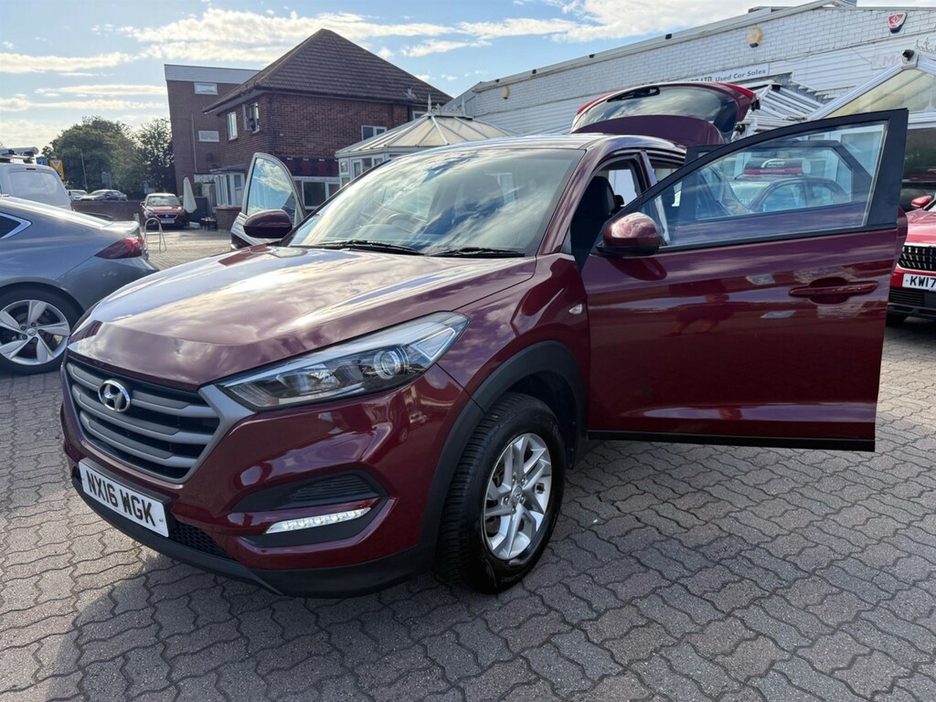 Hyundai Tucson Suv 1.7 Crdi Blue Drive Premium 201616 Blue #45