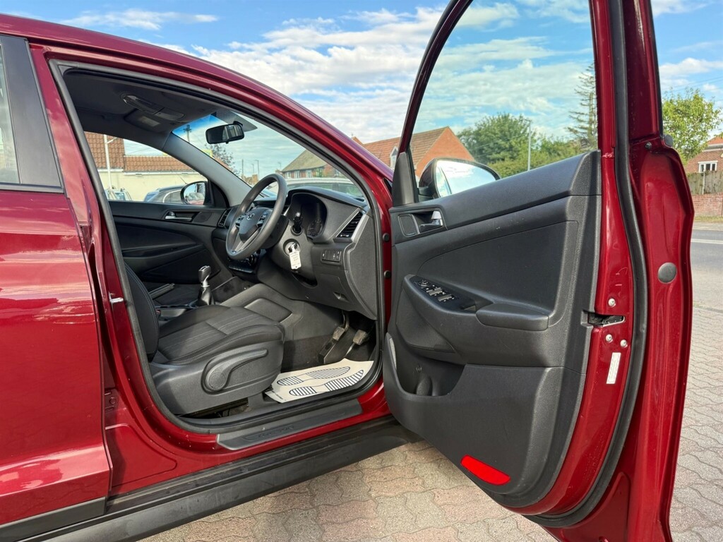Hyundai Tucson Suv 1.7 Crdi Blue Drive Premium 201616 Blue #10