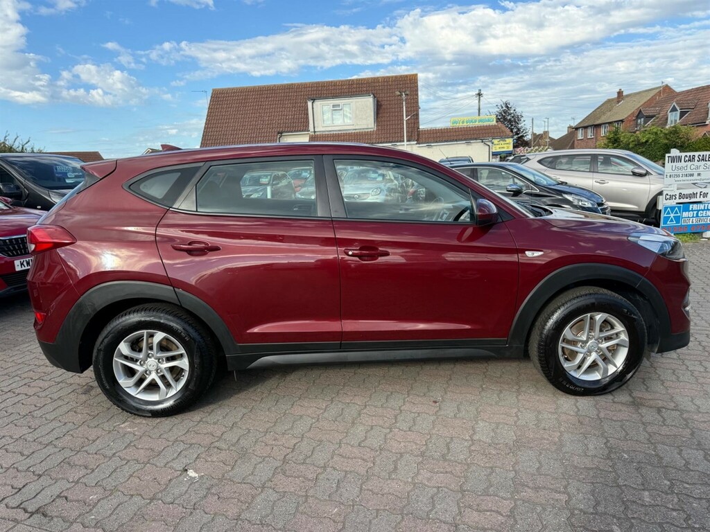 Hyundai Tucson Suv 1.7 Crdi Blue Drive Premium 201616 Blue #9