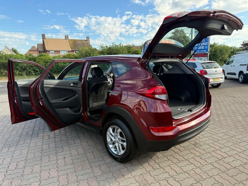 Hyundai Tucson Suv 1.7 Crdi Blue Drive Premium 201616 Blue #47