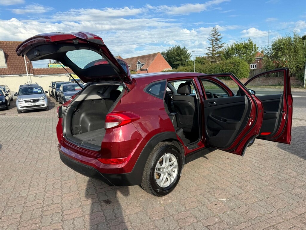 Hyundai Tucson Suv 1.7 Crdi Blue Drive Premium 201616 Blue #41