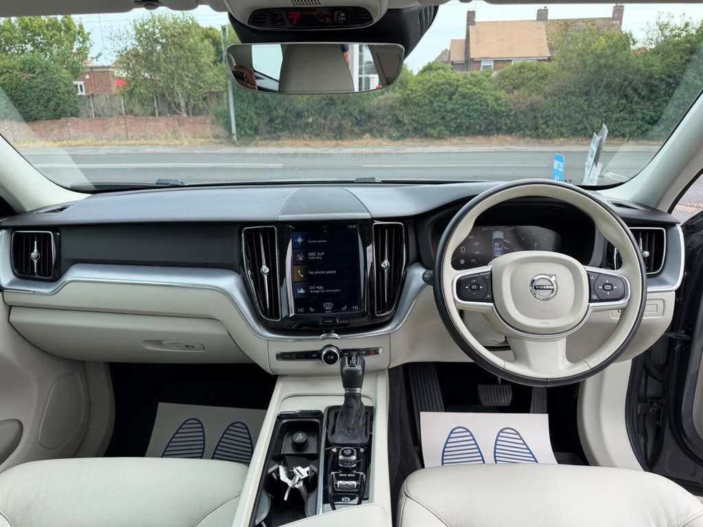 Volvo XC60 2.0 D4 Momentum Euro 6 Ss YS69XPZ Grey #3