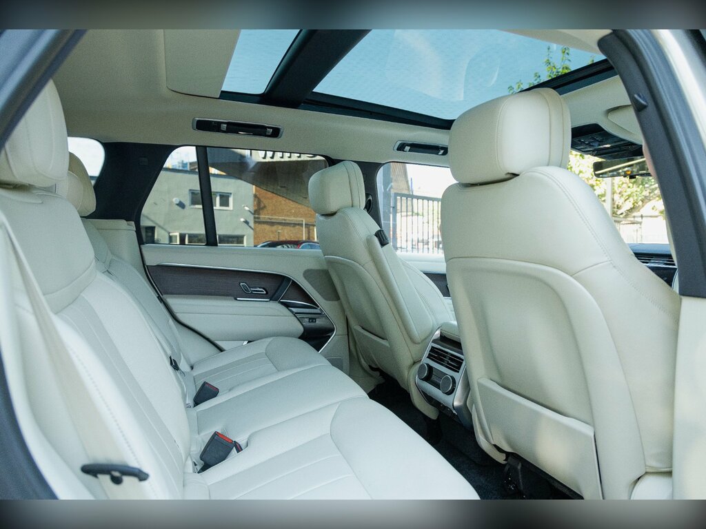 Land Rover Range Rover P460e Batumi Gold Gold #10