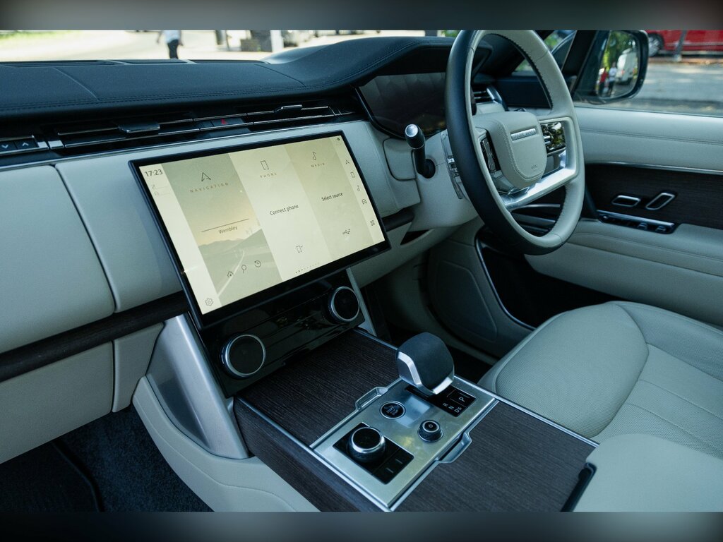 Land Rover Range Rover P460e Batumi Gold Gold #8