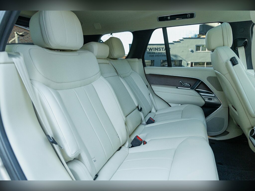 Land Rover Range Rover P460e Batumi Gold Gold #11