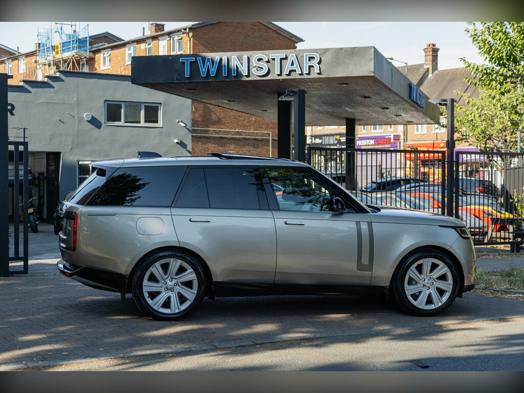 Land Rover Range Rover P460e Batumi Gold Gold #23