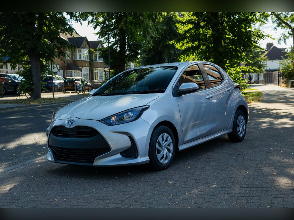 Toyota Yaris 1.5 Vvt-h Icon Hybrid E-cvt Euro 6 Ss Silver #3