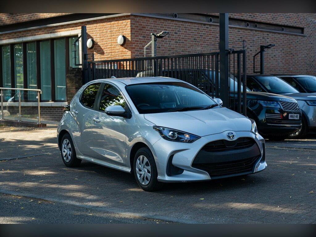 Toyota Yaris 1.5 Vvt-h Icon Hybrid E-cvt Euro 6 Ss Silver