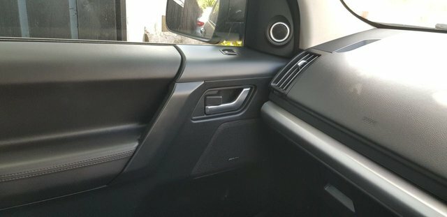 Land Rover Freelander 2 3.2L Ulez White #14