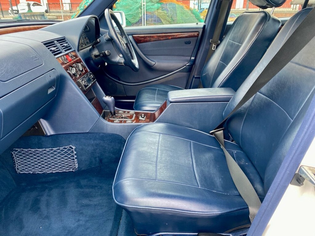 Mercedes-Benz C Class 1.8 C180 Classic Green #35