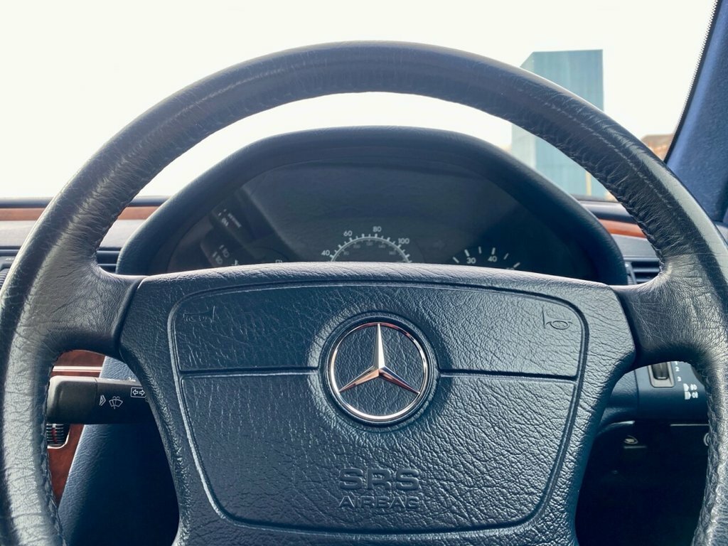Mercedes-Benz C Class 1.8 C180 Classic Green #29