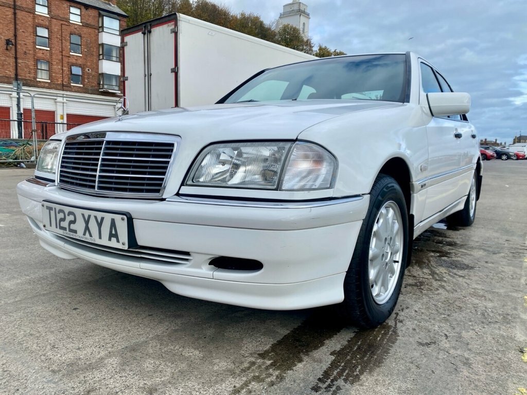 Mercedes-Benz C Class 1.8 C180 Classic Green #31