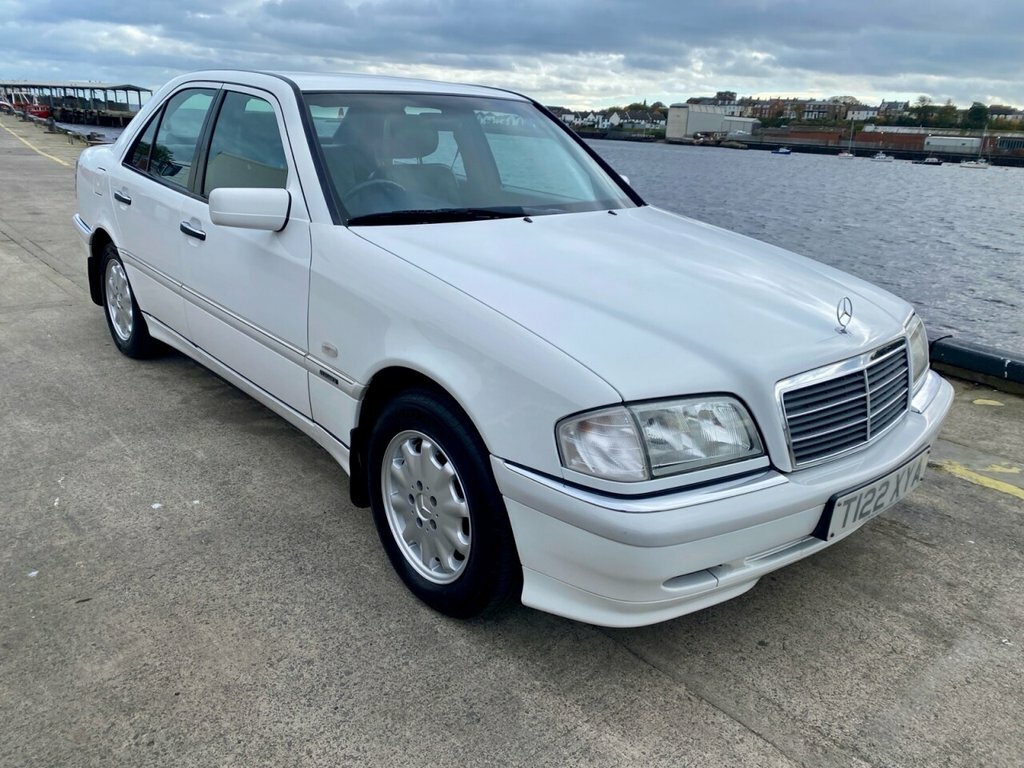 Mercedes-Benz C Class 1.8 C180 Classic Green #1