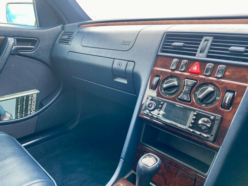 Mercedes-Benz C Class 1.8 C180 Classic Green #41