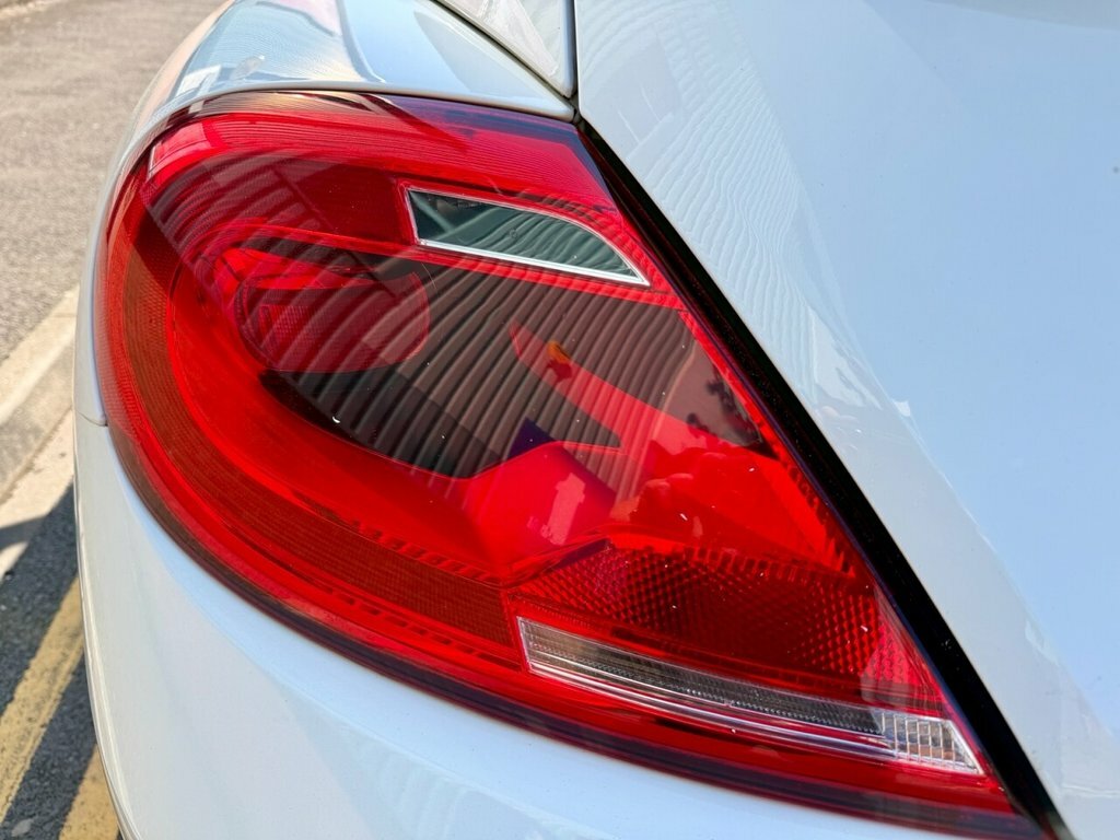 Volkswagen Beetle 1.2 Tsi Design Cabriolet Euro White #50