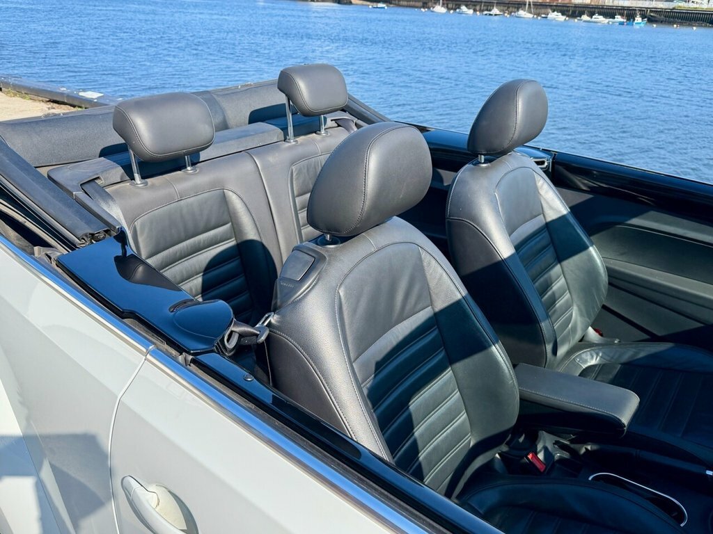 Volkswagen Beetle 1.2 Tsi Design Cabriolet Euro White #2