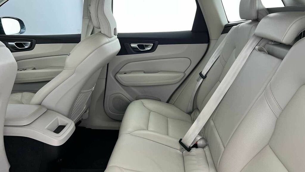 Volvo XC60 Xc60 Inscription Pro T8 Recharge Awd Black #7