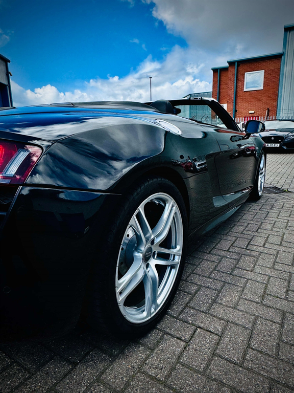 Audi R8 Coupe Black #9