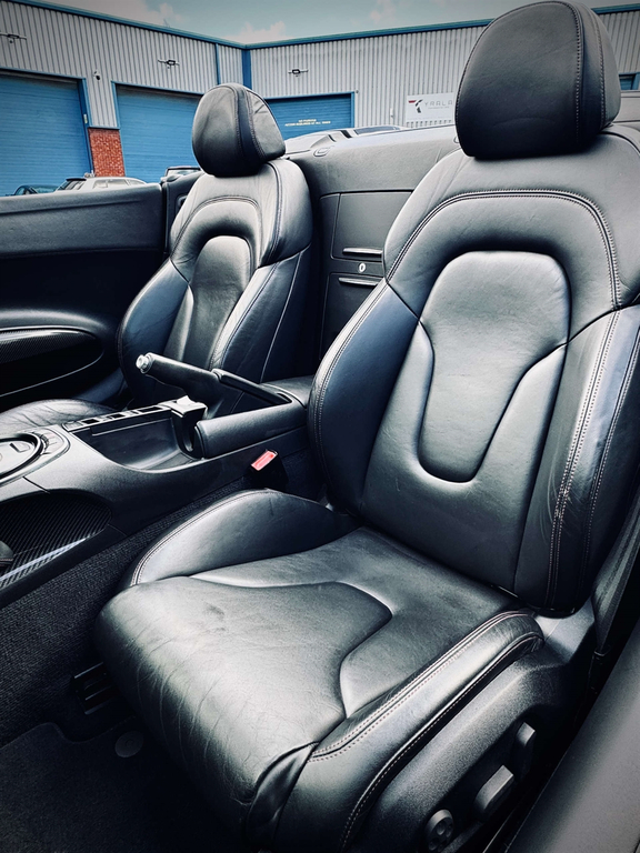 Audi R8 Coupe Black #22