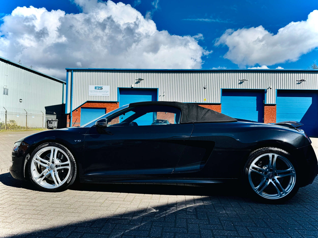 Audi R8 Coupe Black #29